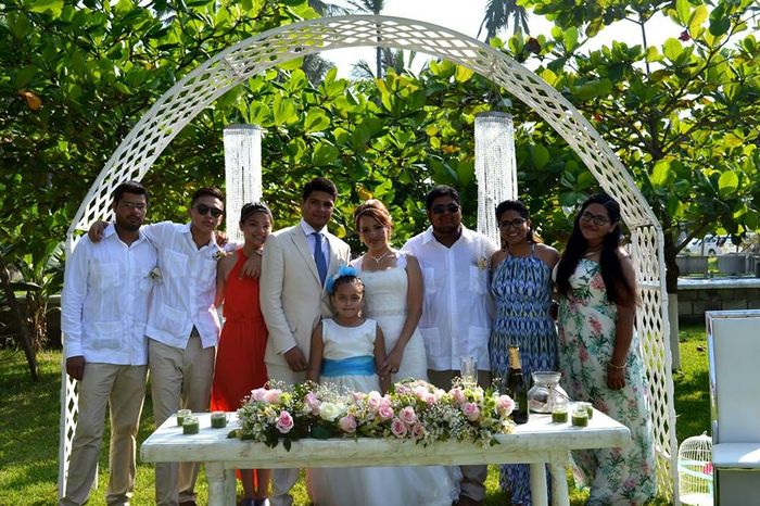 con los primos y hermanos de mi esposo