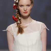 trenzas, claveles y perlas