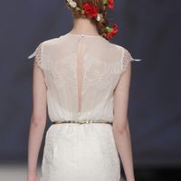 trenzas, claveles y perlas