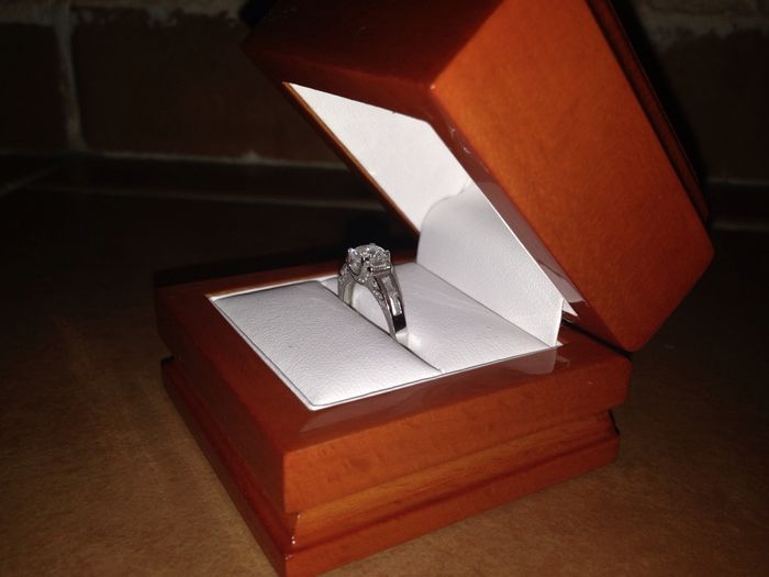 Catálogo de anillos de compromiso de Bodas.com - 1