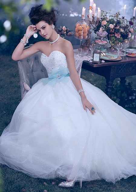 Princesa de disney best sale con vestido blanco