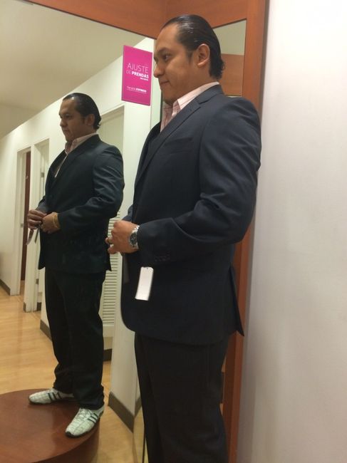 Mi amado con su traje