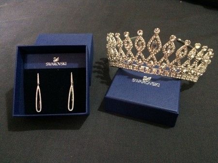 Mi tiara y aretes