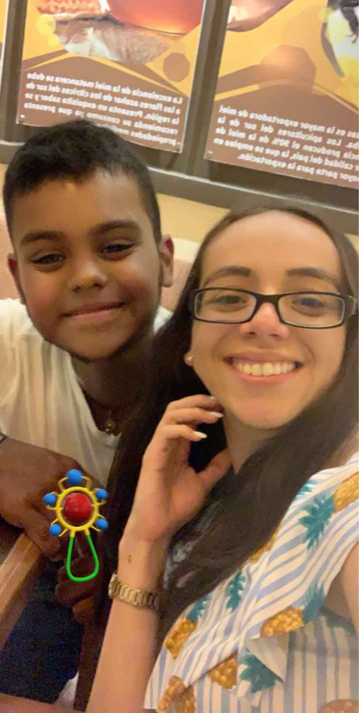 Lucero reta a los novios de la comunidad a Subir una foto chistosa de ellos juntos - 1