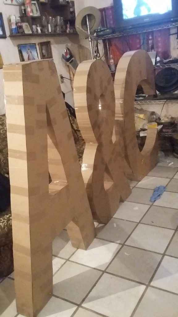 letras gigantes A & C