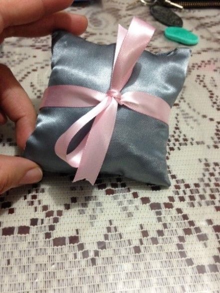 Porta alfileres para el vals de los billetes