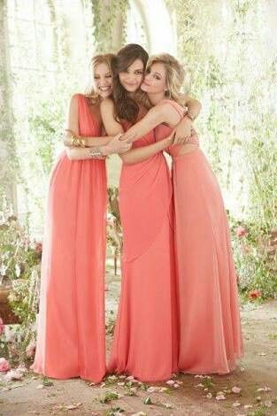 ¿Qué color  de vestido eleigiran si fueran damas? 💕👗 - 1