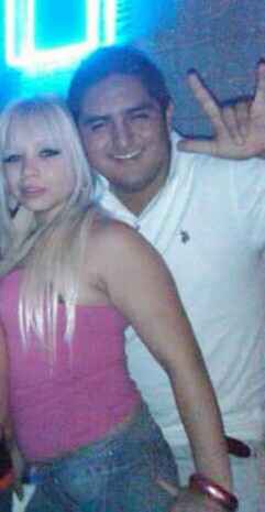 Su primera foto al ser novios - 2