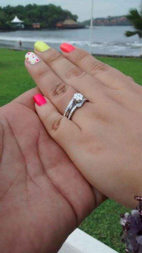 ¡Presuman sus bellos anillos! - 1