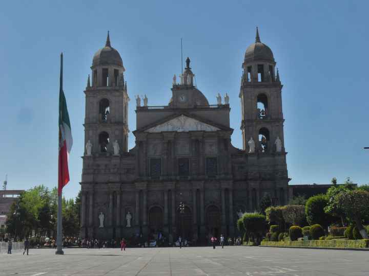 VISTA DESDE LA PLAZA DE LOS MARTIRES