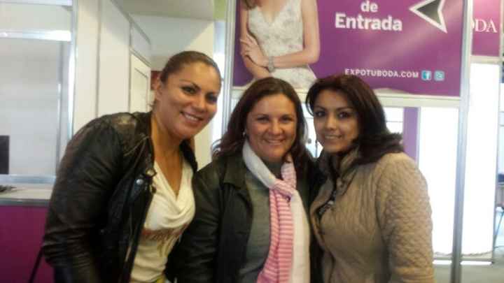 Planeando la boda con las amigas