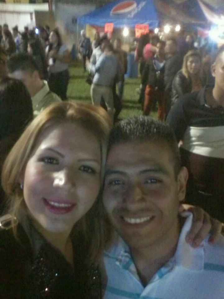 Presuman a su prometido!! - 1