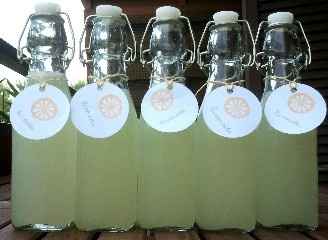 Botellas de Limonada Fresca