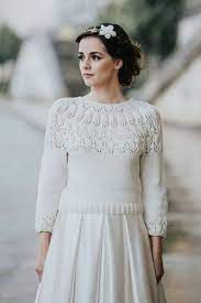Que recomiendan usar arriba del vestido ya que mi boda será en enero por lo cual siempre hace frio ? 4