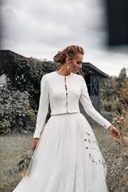 Que recomiendan usar arriba del vestido ya que mi boda será en enero por lo cual siempre hace frio ? 5