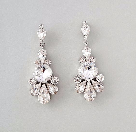 Estos aretes en primera opcion: