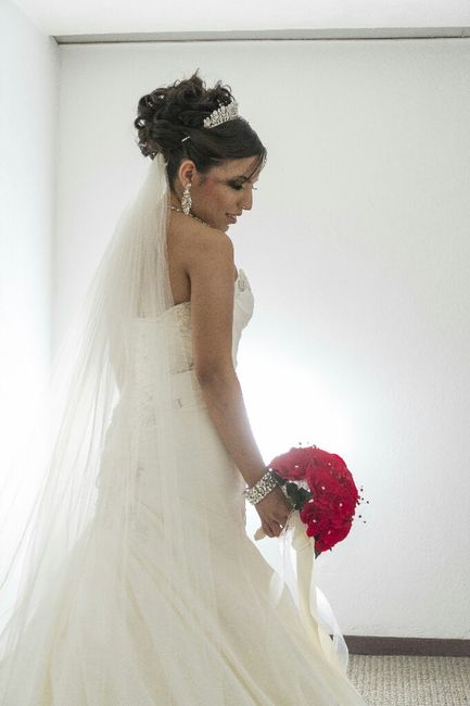  ¿donde usar velo? arriba/abajo del peinado - 1