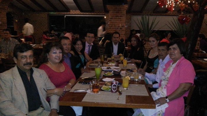 Cena de compromiso. familias conociendose... - 2