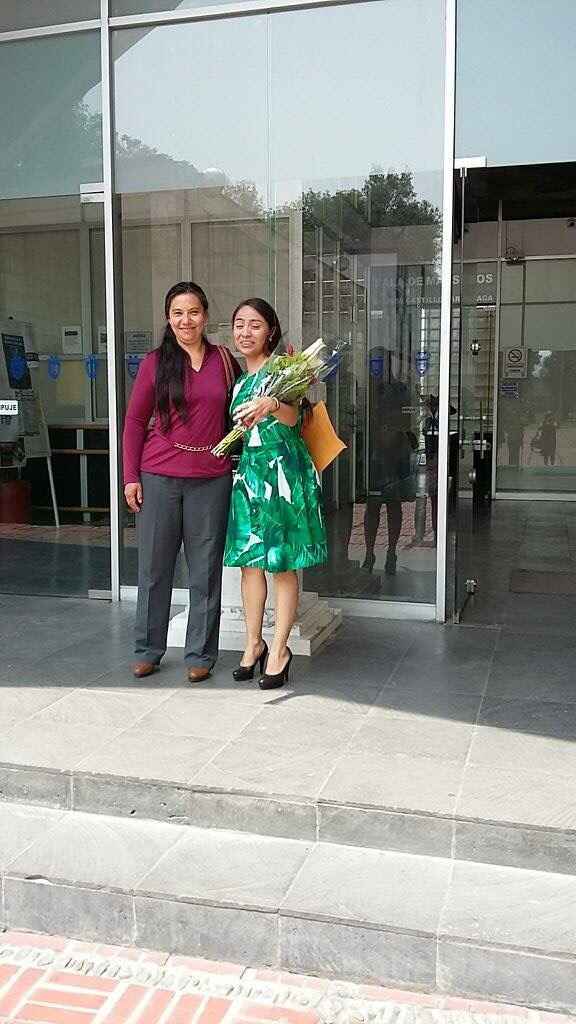  Foto con su suegra - 1