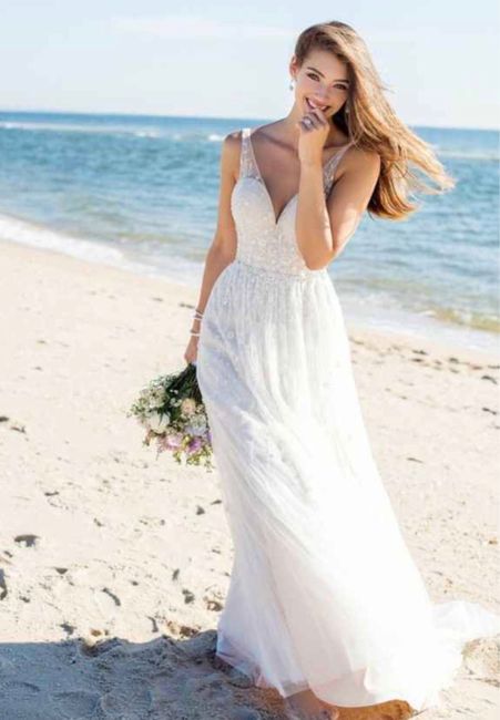 El vestido de novia ideal para una boda en la playa 29