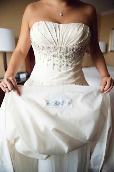 un bordado en el vestido 