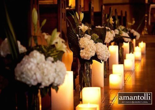 deco iglesia con flores y velas