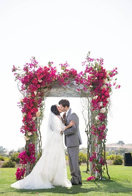 arco de flores novios