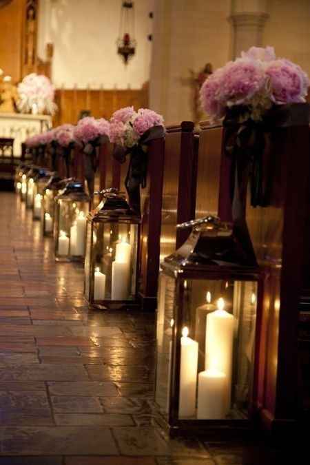 deco iglesia con flores y velas