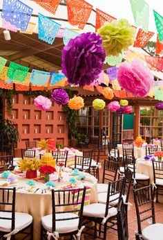 decoración colorida para boda mexicana