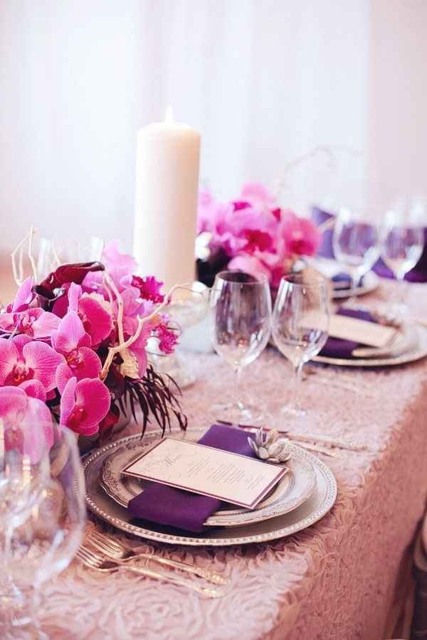 decoracion en morado mesas