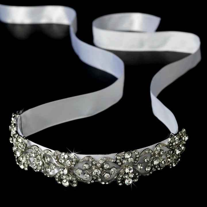 accesorios en pedrería novia