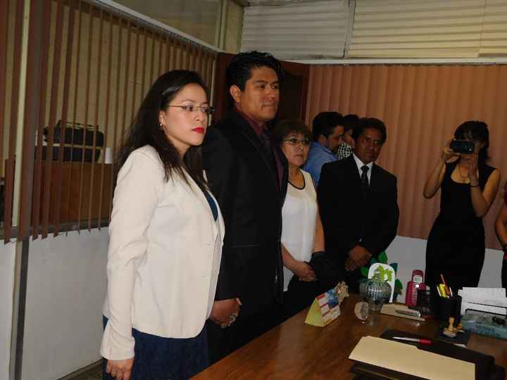 el novio a las izquierda