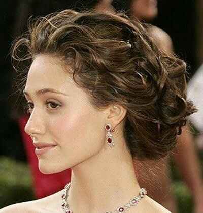 Peinados para novia, cabello rizado - 13