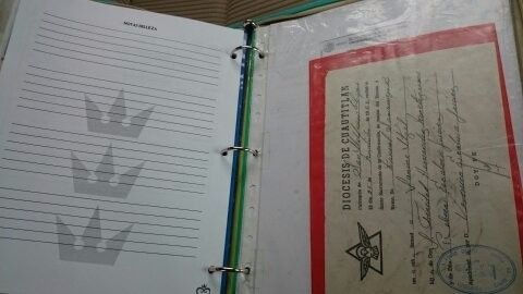 Mis hojas para todos los tramites de la iglesia (con sus copias)
