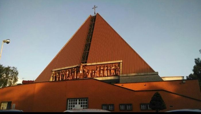 Mi iglesia en 3 imágenes janine - 3