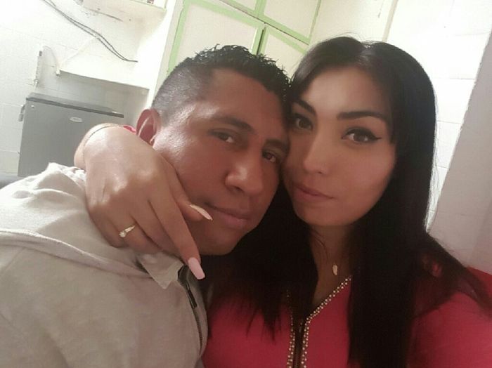 Fotos con su prometido.. - 1