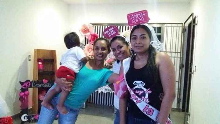mi hermana, mi cuñis, mi sobrino y yo