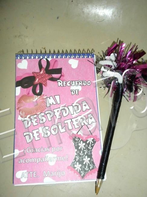 libretita y pluma