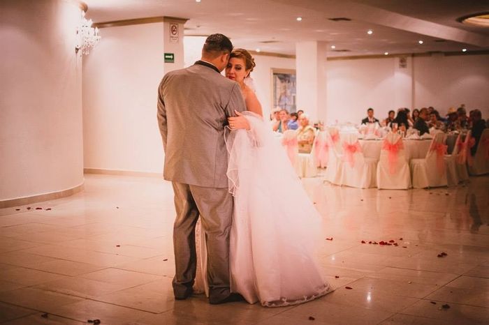 el y yo bailando