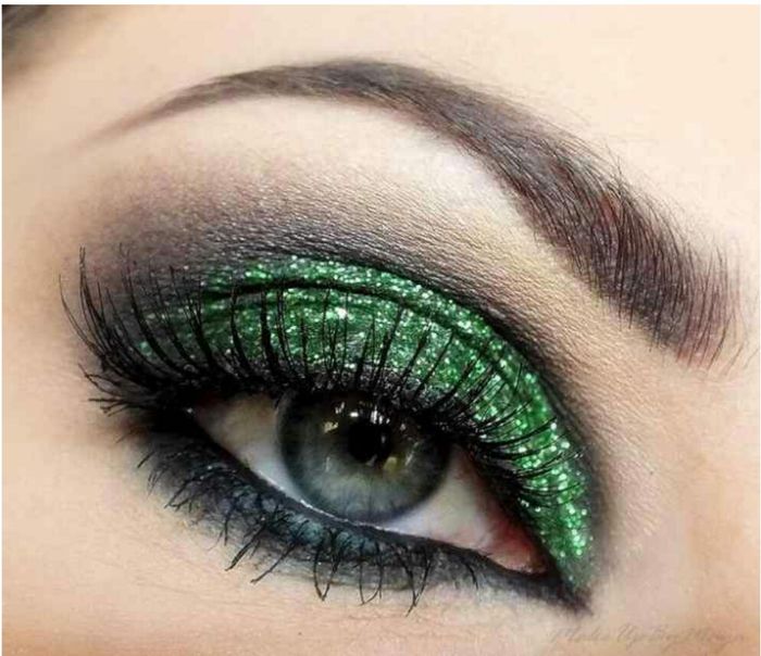  Maquillaje de ojos en tono verde - 1