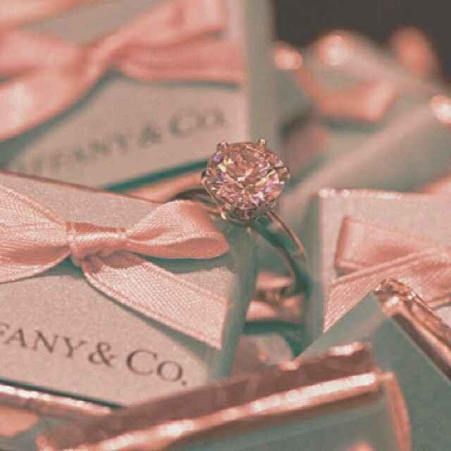 El anillo de compromiso!? :/ - 1