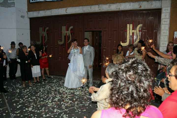 Luces de bengala para salir de la iglesia - 1