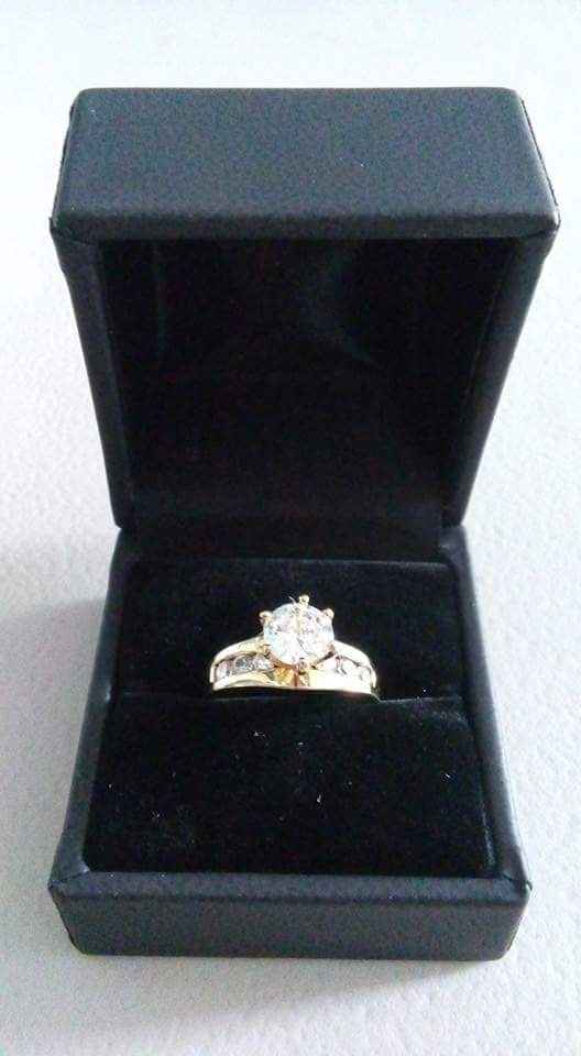 Y si me enseñas tu anillo? - 1