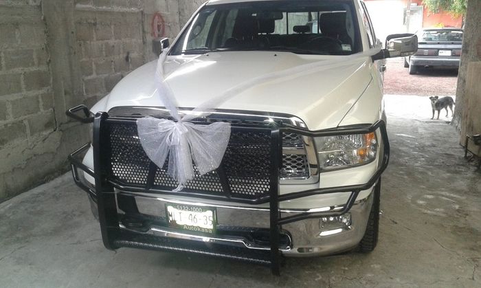 la camioneta que me llevo a la iglesia