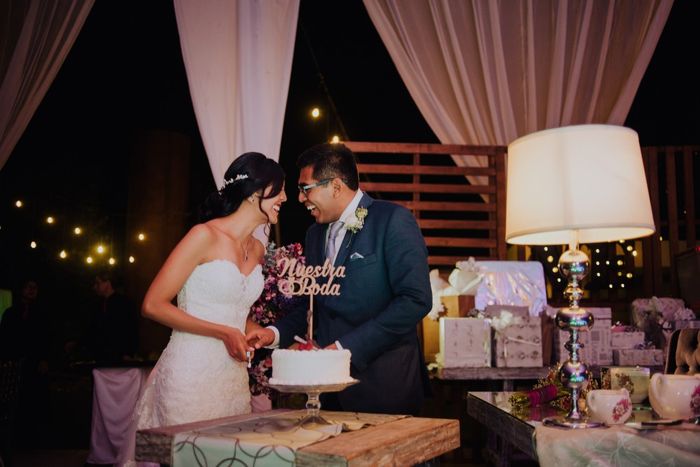 "Simón dice: muéstrenme su Pastel de Bodas" 1