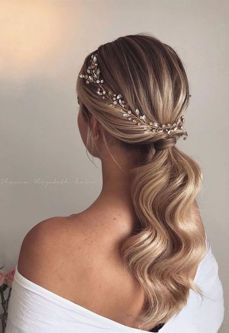 Peinados para las novias de pelo largo 23
