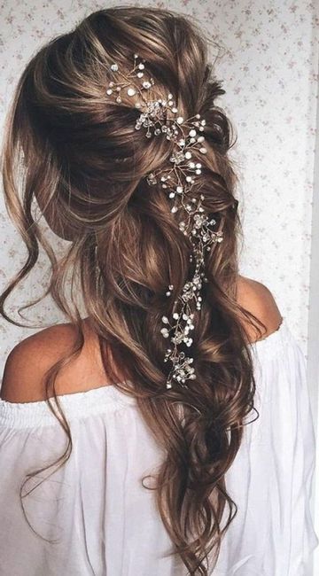 Peinados para las novias de pelo largo 25