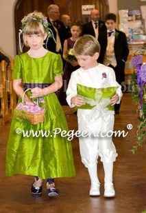 paje blanco con verde