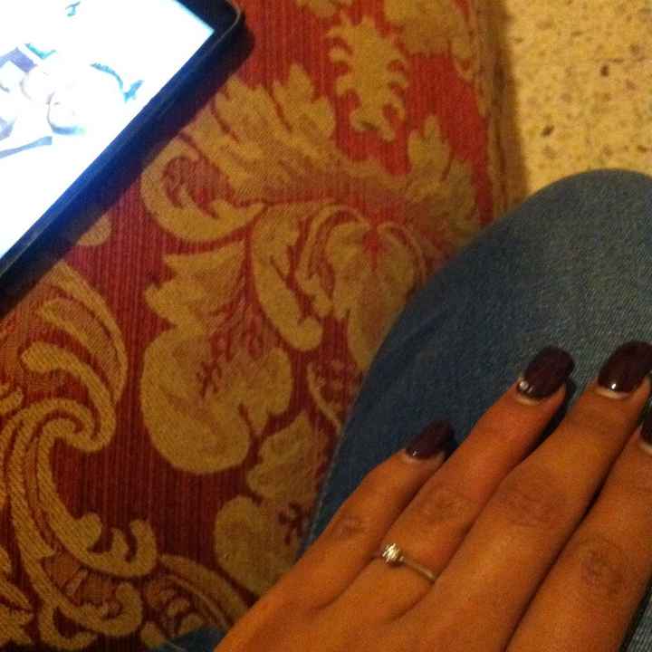 Uñas color marsala , vino y sangria - 1