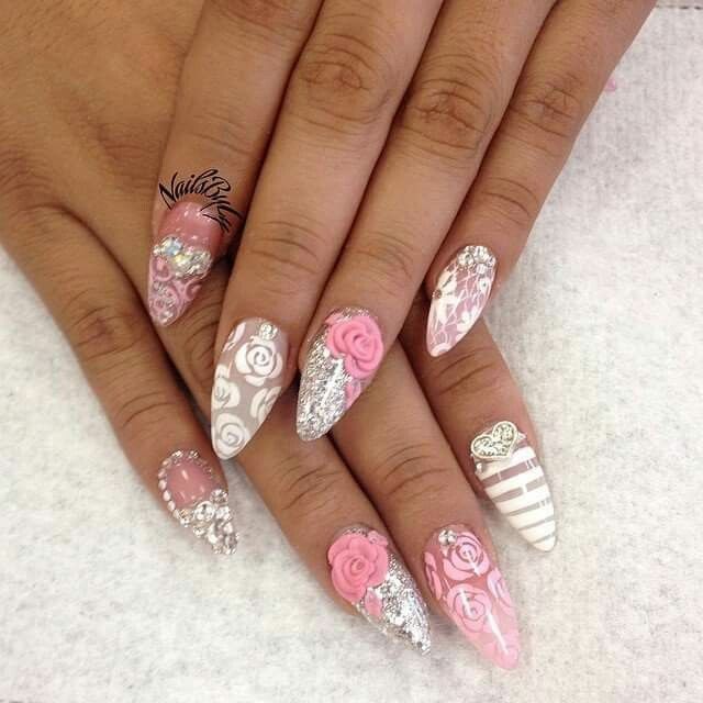 Eligiendo mis uñas :) - 6